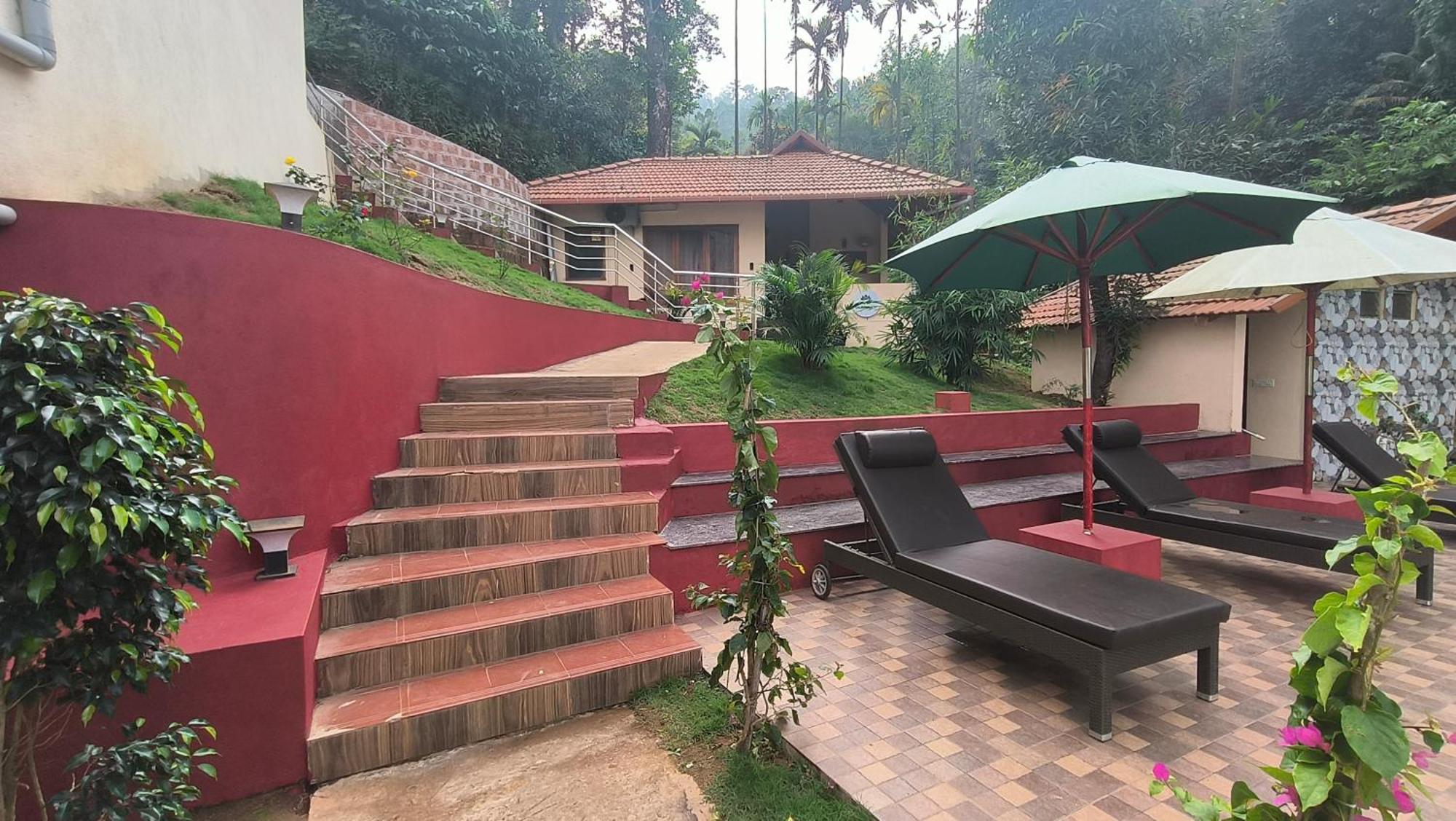 Hill Crest Resort - Coorg Madikeri Exteriör bild