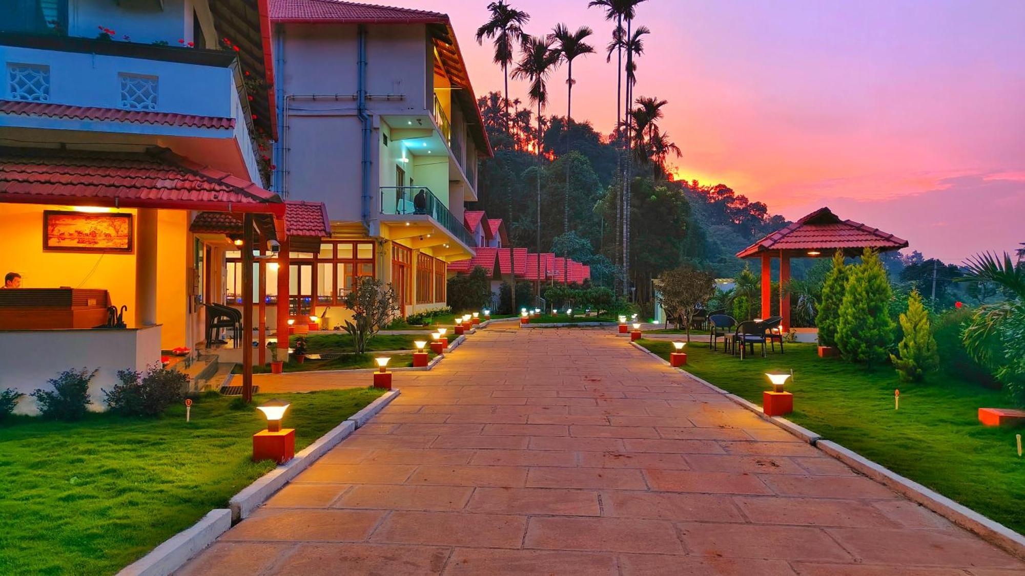 Hill Crest Resort - Coorg Madikeri Exteriör bild
