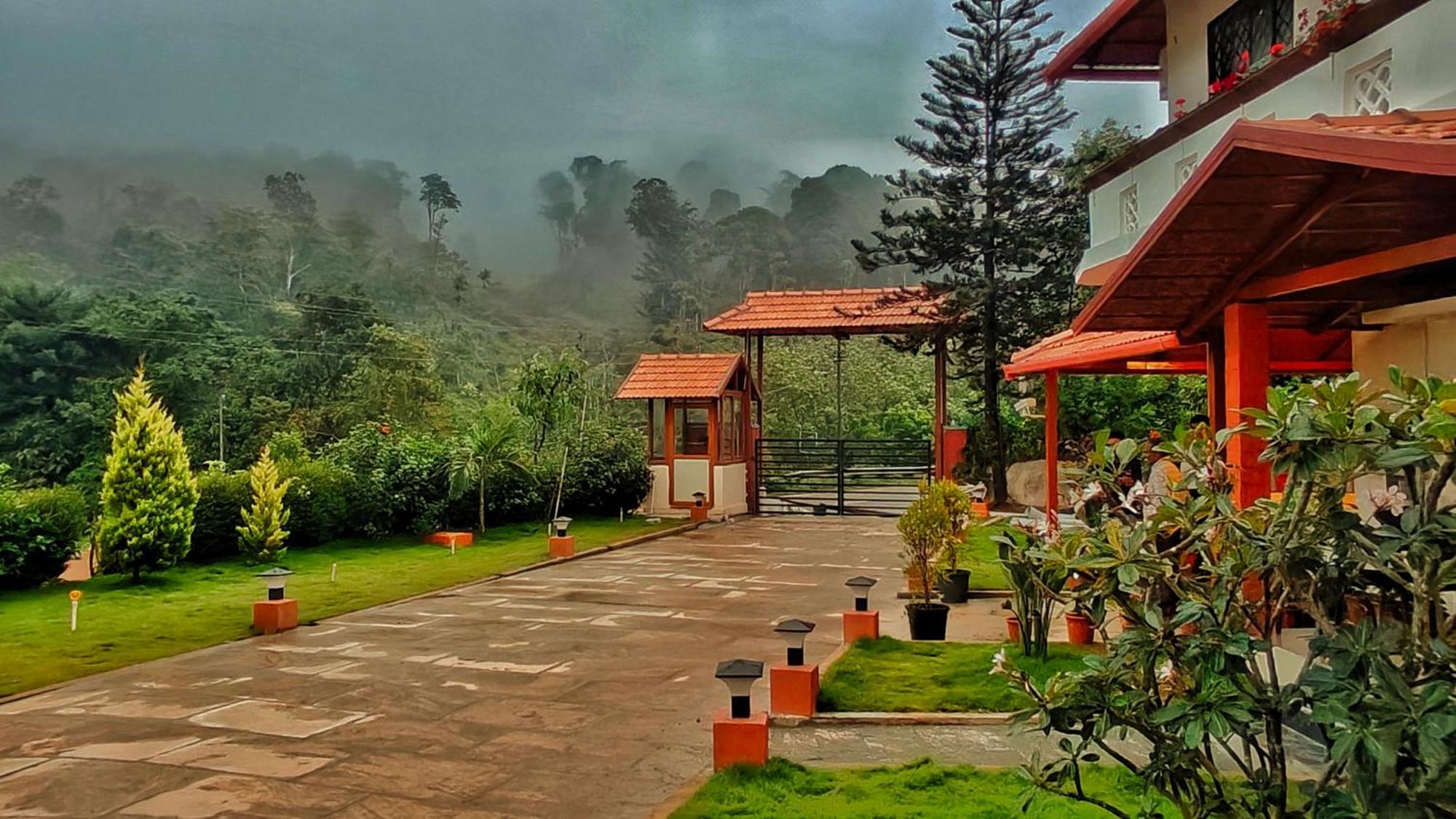 Hill Crest Resort - Coorg Madikeri Exteriör bild
