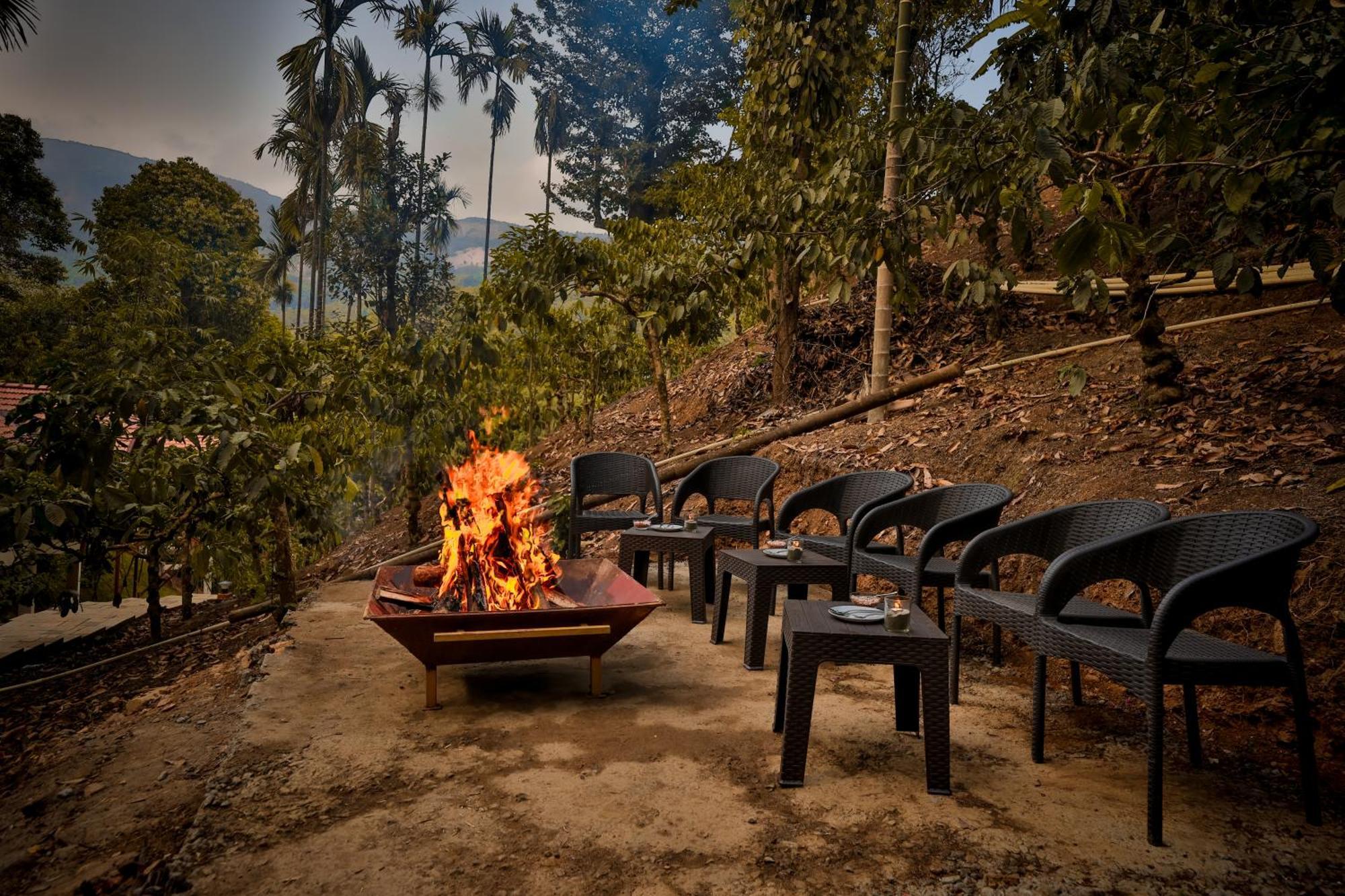 Hill Crest Resort - Coorg Madikeri Exteriör bild