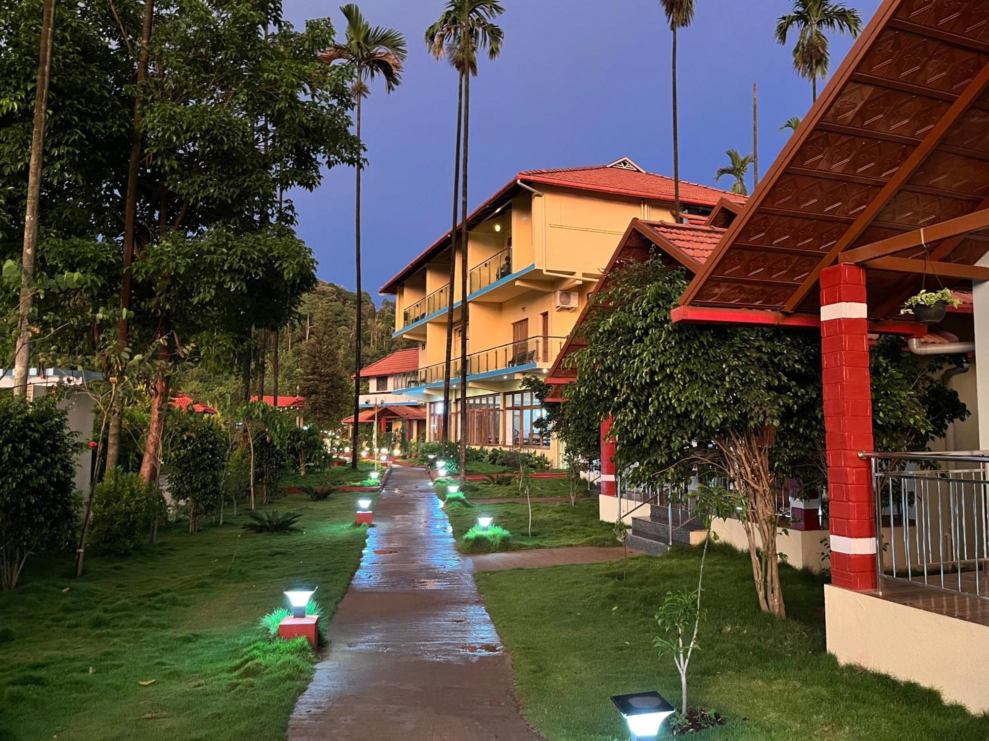 Hill Crest Resort - Coorg Madikeri Exteriör bild