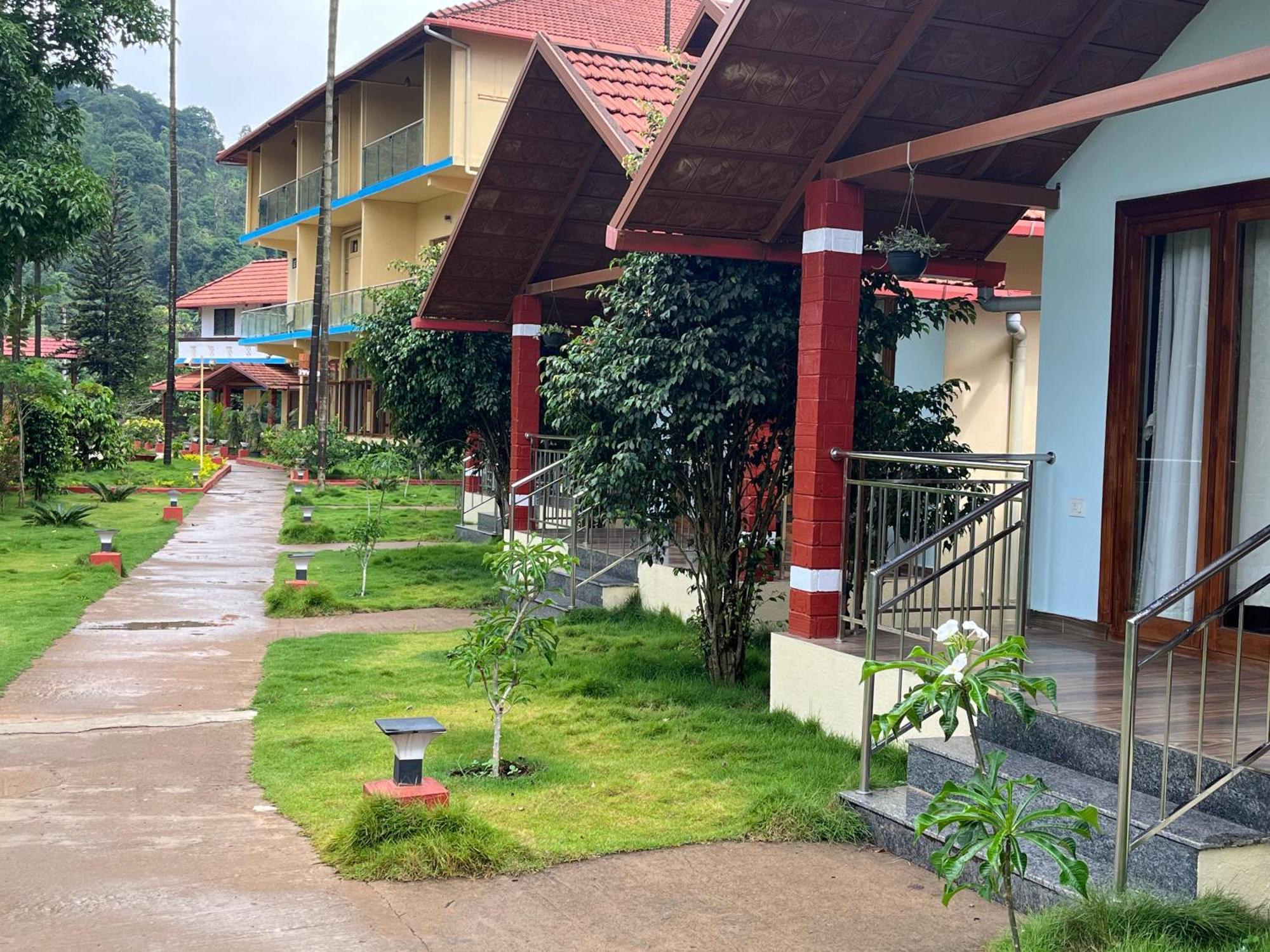 Hill Crest Resort - Coorg Madikeri Exteriör bild