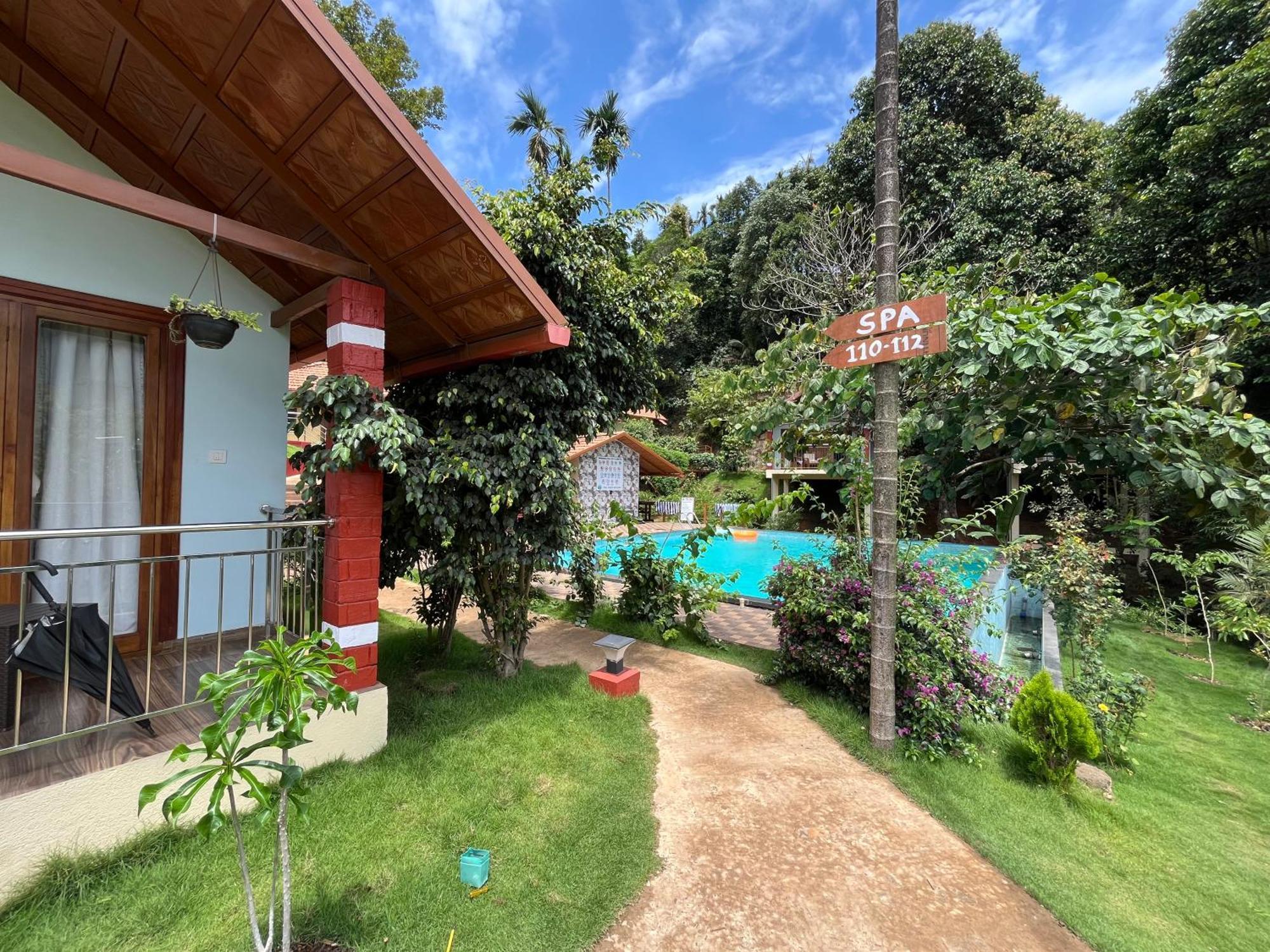 Hill Crest Resort - Coorg Madikeri Exteriör bild
