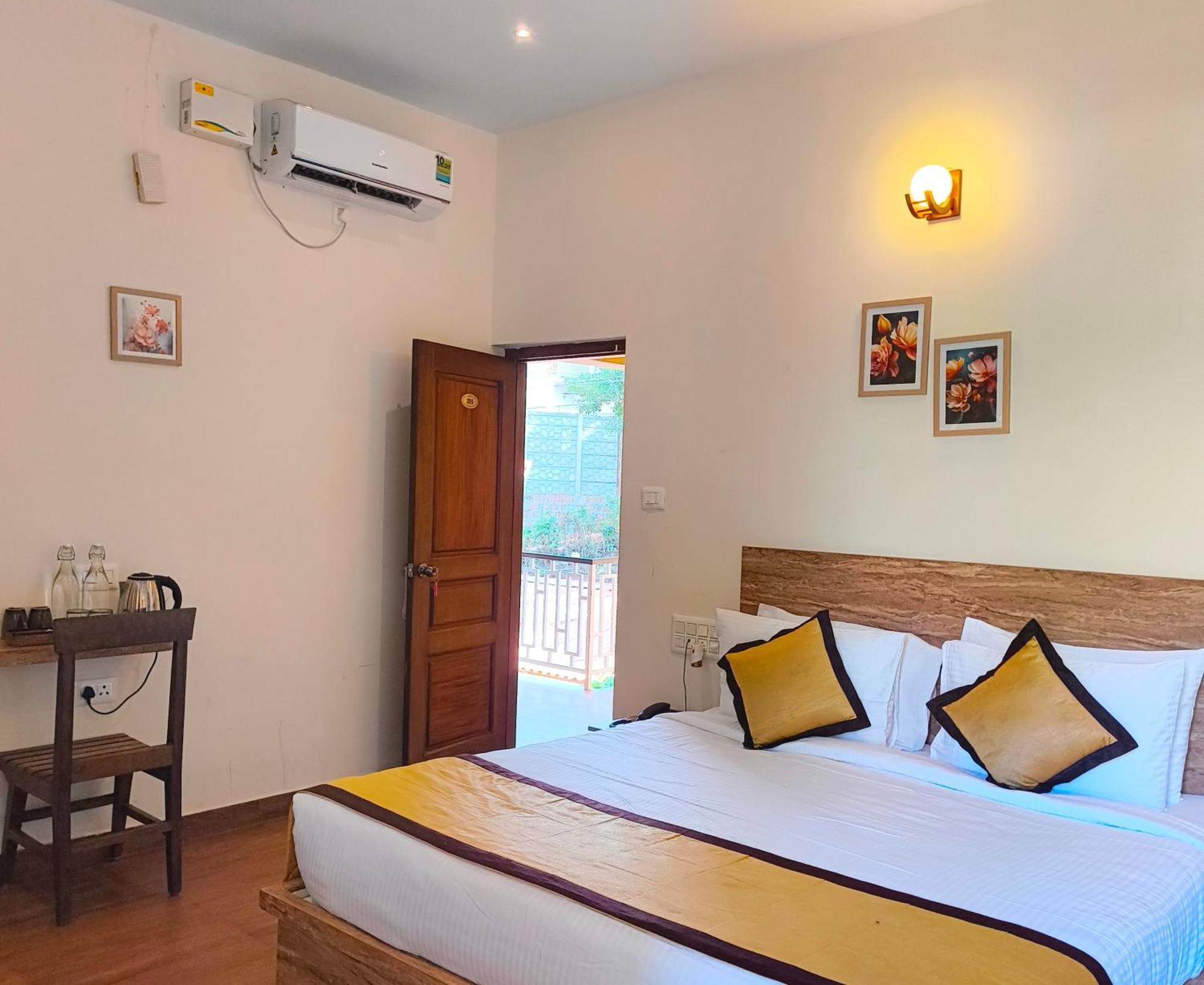 Hill Crest Resort - Coorg Madikeri Exteriör bild